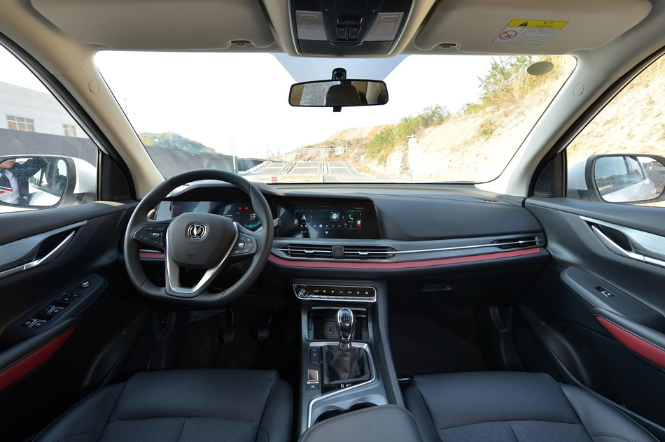 2020款 1.5T 手动炫动型 内饰