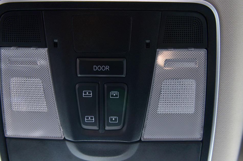 2020款 1.5T 手动炫动型 座椅空间