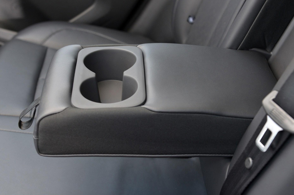 2020款 1.5T 手动炫动型 座椅空间