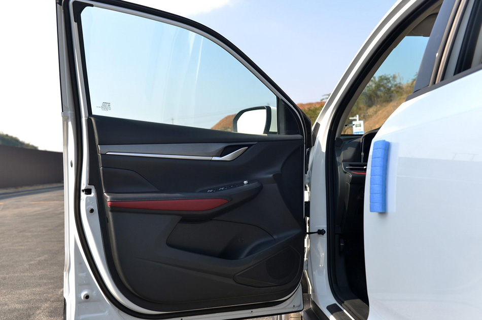 2020款 1.5T 手动炫动型 座椅空间