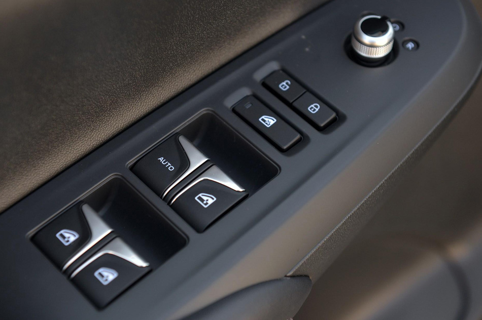 2020款 1.5T 手动炫动型 座椅空间