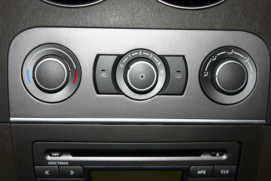 东南汽车蓝瑟中控台