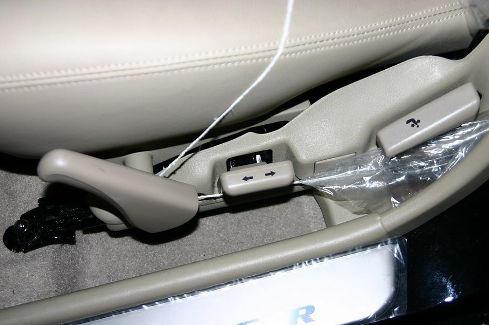 东南汽车蓝瑟座椅调节