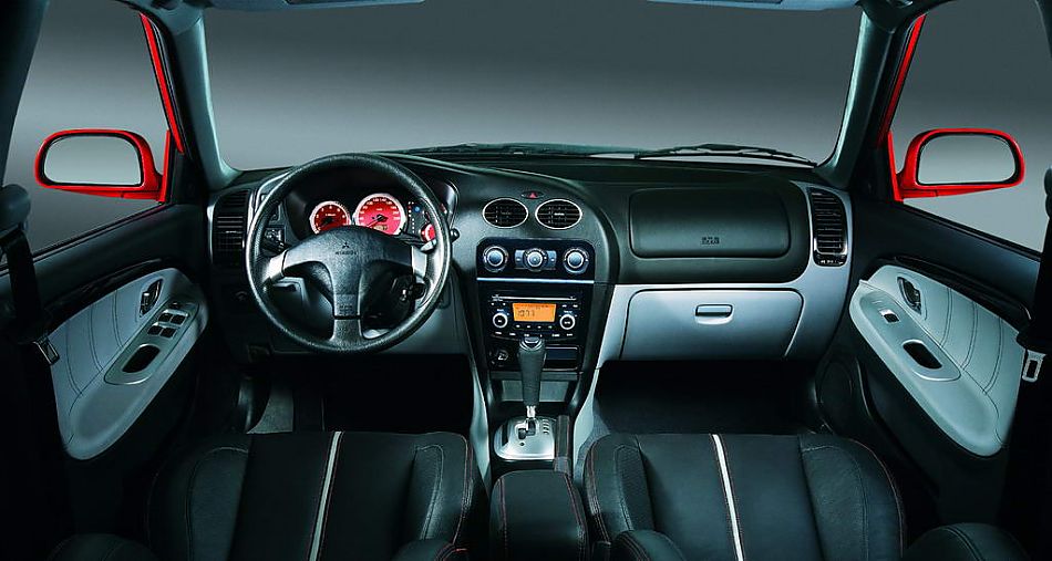 蓝瑟运动版内饰