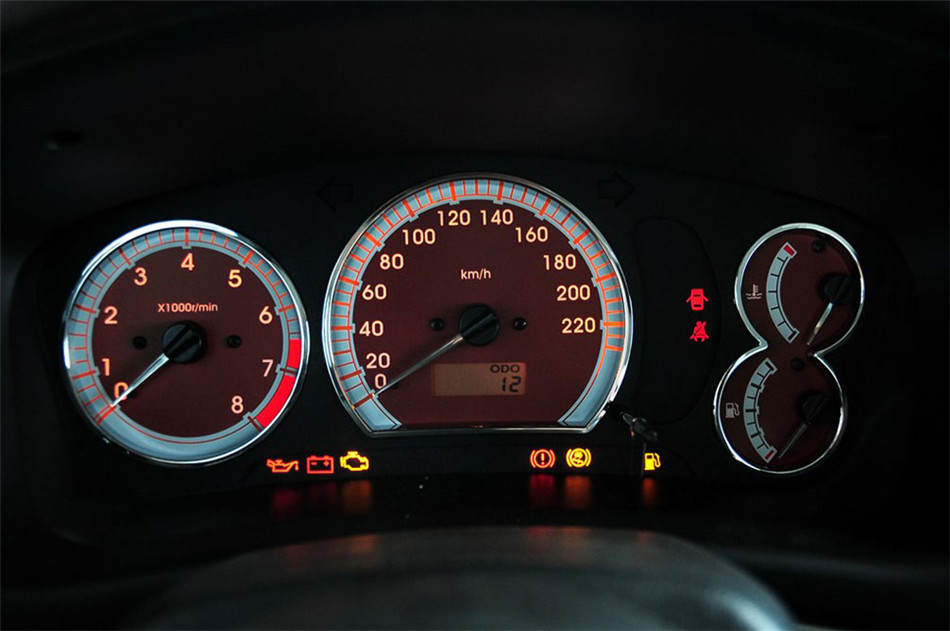 2012款 1.6L MT SEi舒适版 内饰