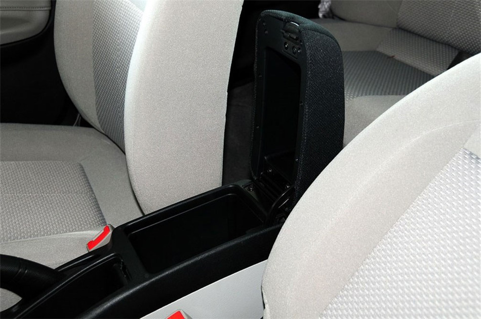 2012款 1.6L MT SEi舒适版 座椅空间