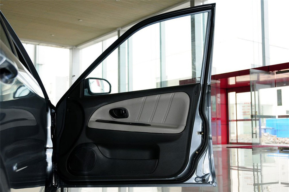 2012款 1.6L MT SEi舒适版 座椅空间