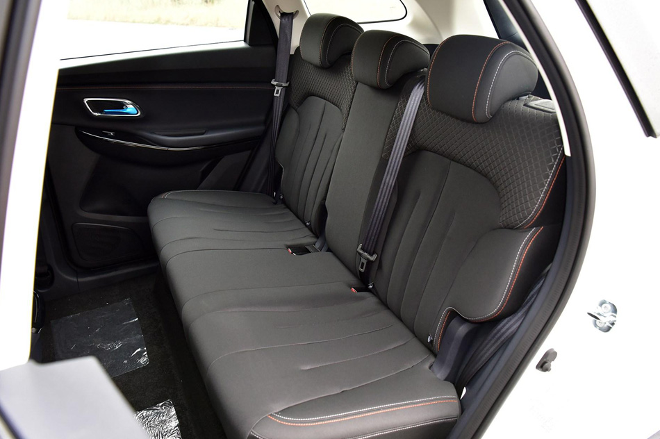 2020款 1.5T 手动精英型 座椅空间