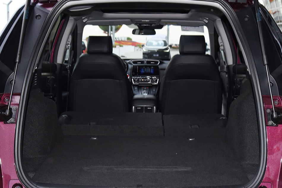 2020款 锐·混动 2.0L 两驱锐·尊贵版 座椅空间