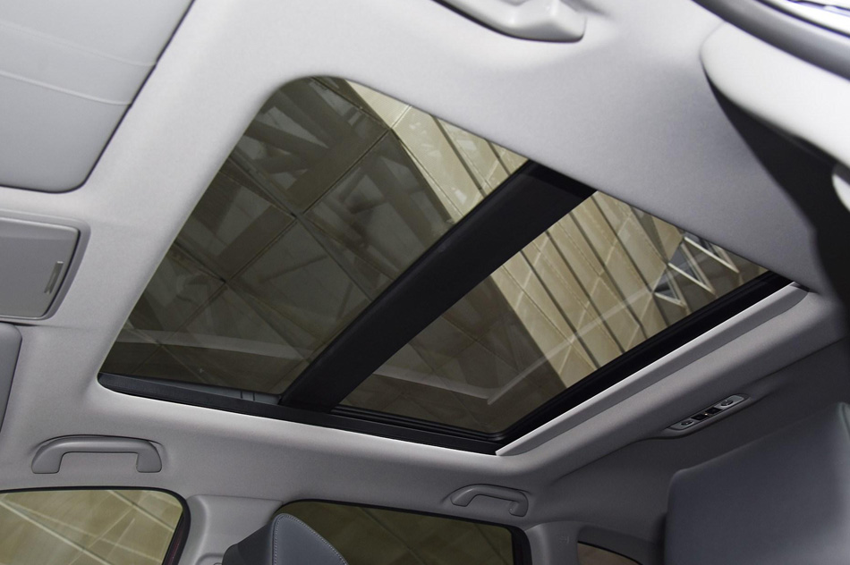 2020款 锐·混动 2.0L 两驱锐·尊贵版 座椅空间