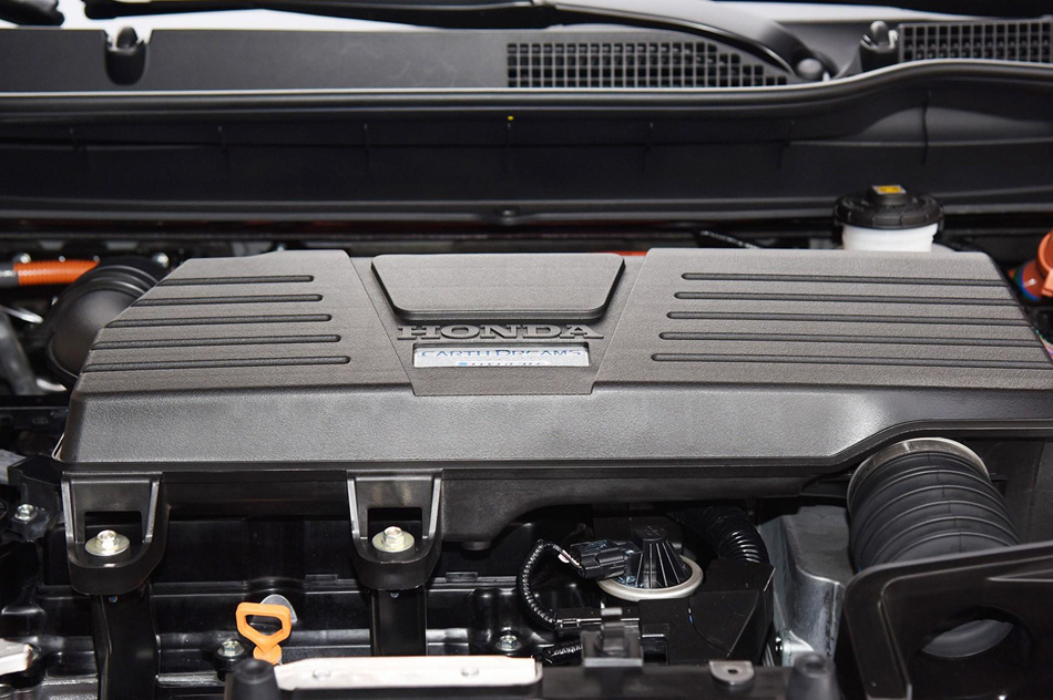 2020款 锐·混动 2.0L 两驱锐·尊贵版 引擎底盘