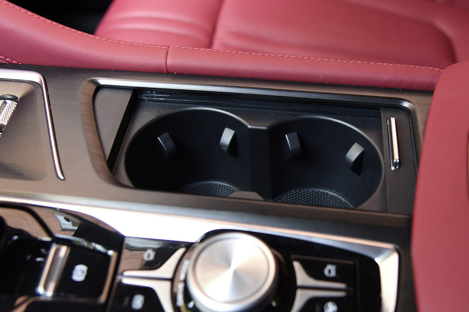 2020款 2.0T 自动旗舰型 内饰