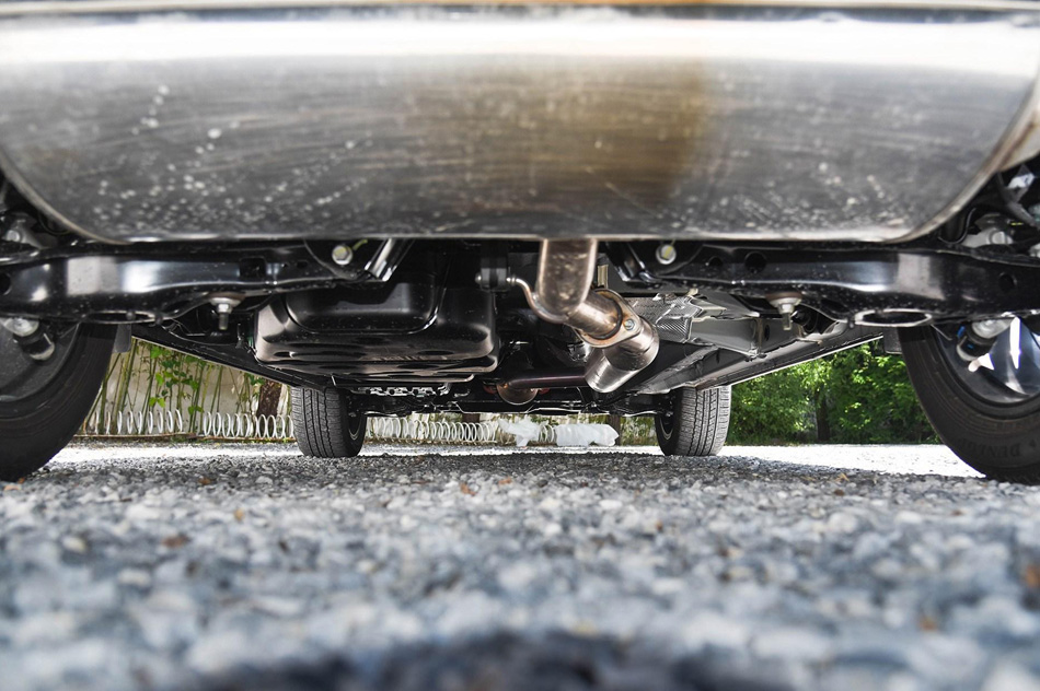 2020款 2.0T 自动旗舰型 引擎底盘