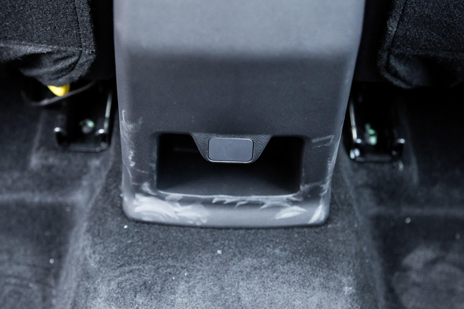 2020款 纵擎版 座椅空间