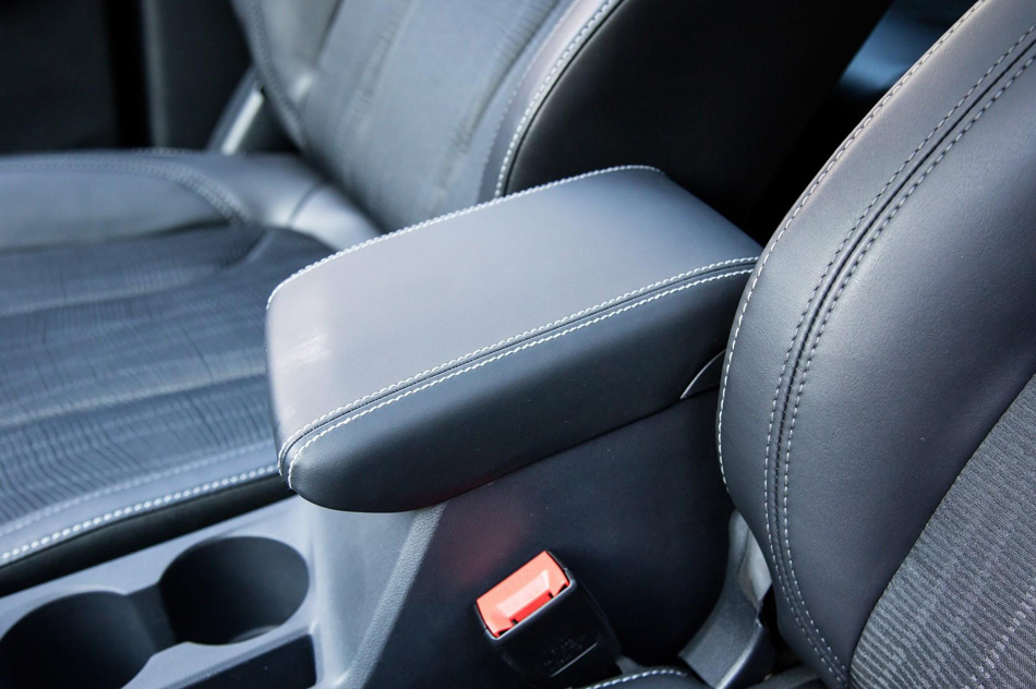 2020款 纵擎版 座椅空间