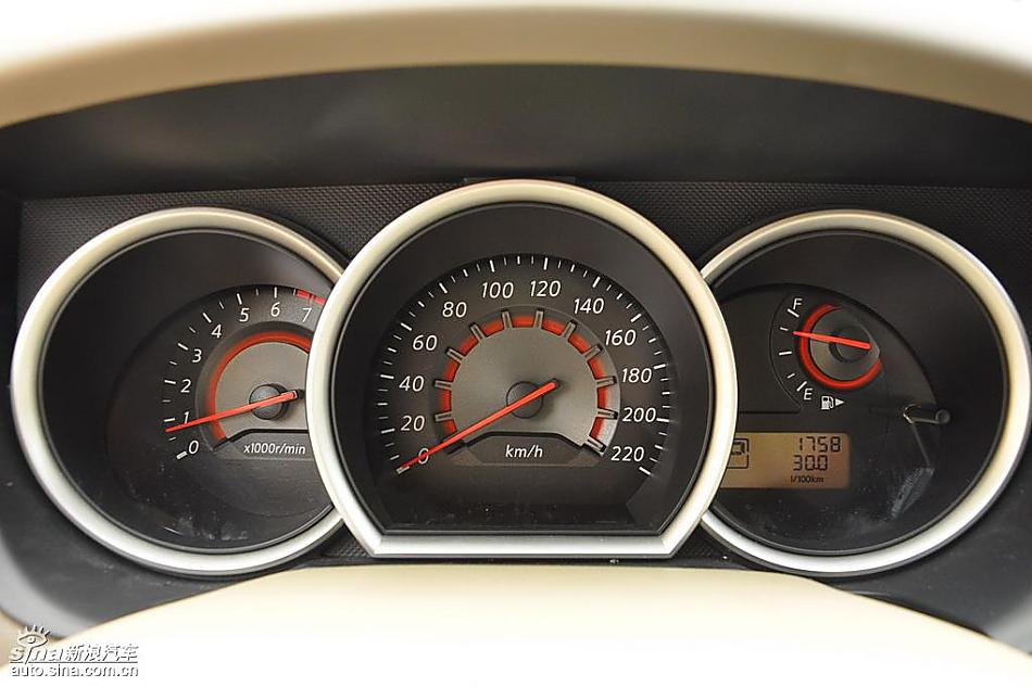 东风日产轩逸09款试车实拍图 内饰