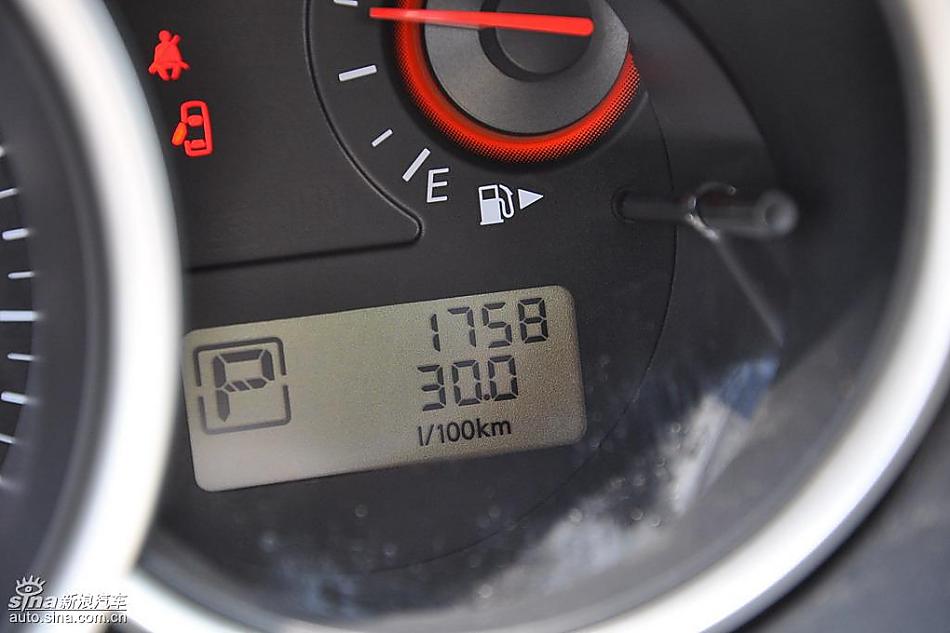 东风日产轩逸09款试车实拍图 内饰