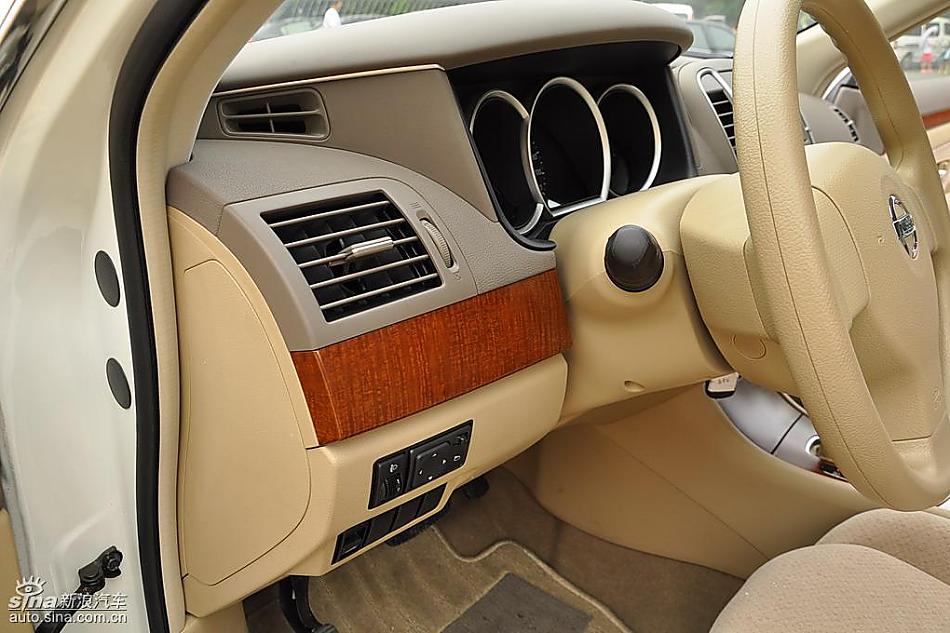 东风日产轩逸09款试车实拍图 内饰