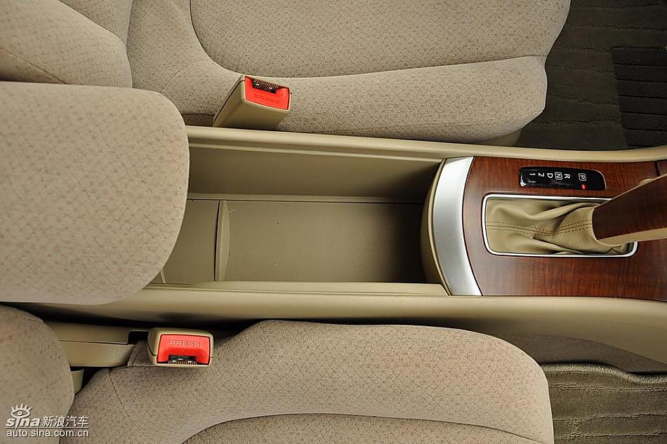 东风日产轩逸09款试车实拍图 内饰