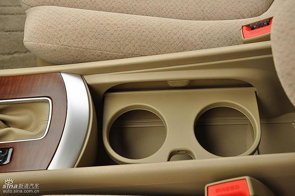 东风日产轩逸09款试车实拍图 内饰