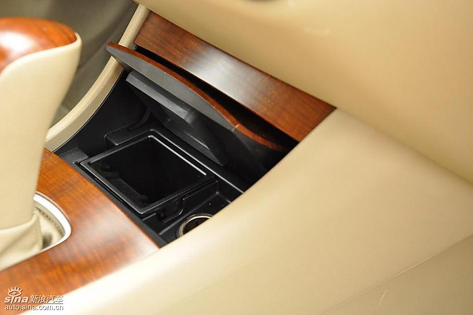 东风日产轩逸09款试车实拍图 内饰