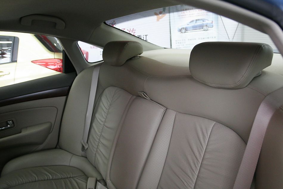 东风日产轩逸座椅