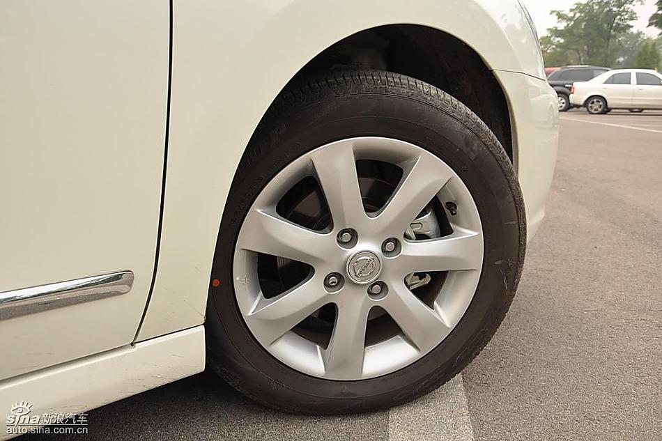 东风日产轩逸09款试车实拍图 外观