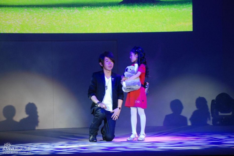 东风日产新轩逸上市现场图