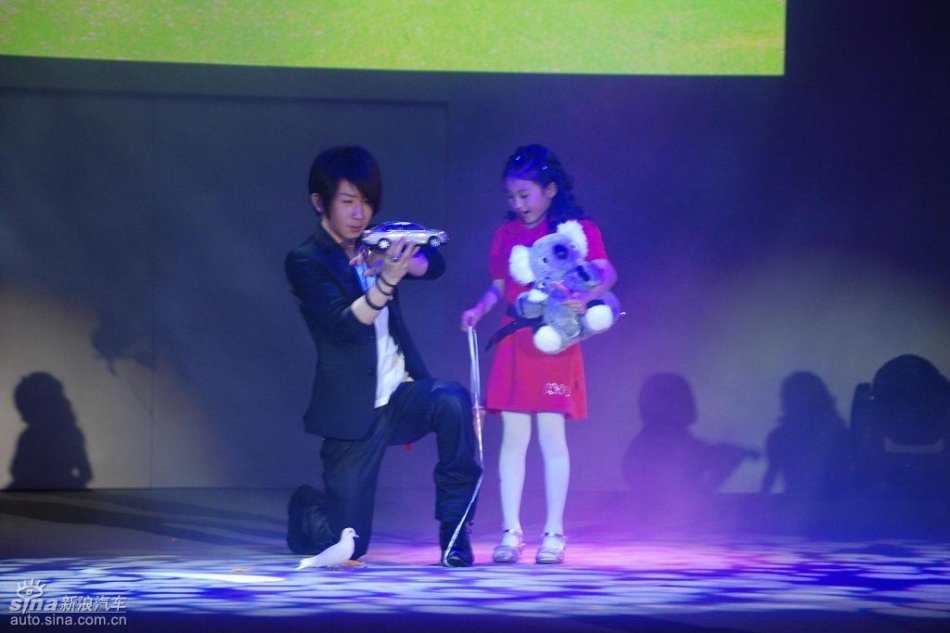 东风日产新轩逸上市现场图