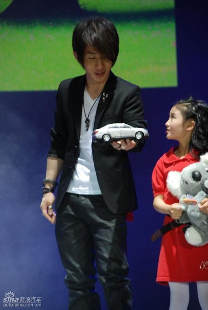 东风日产新轩逸上市现场图