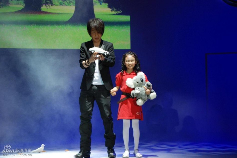东风日产新轩逸上市现场图