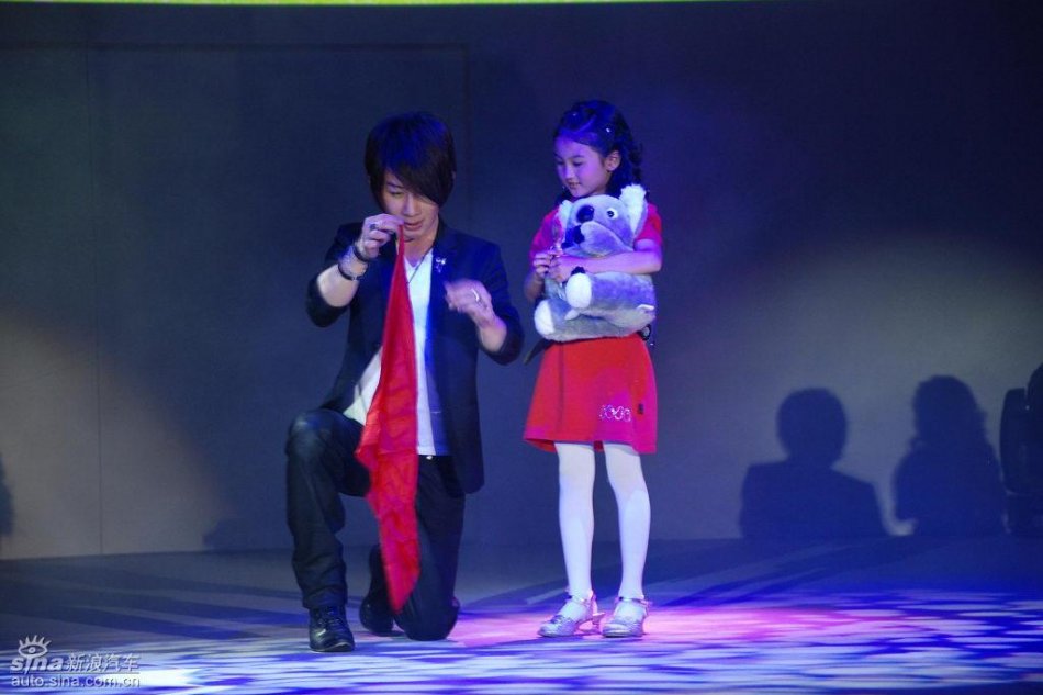 东风日产新轩逸上市现场图