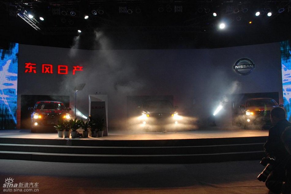 东风日产新轩逸上市现场图