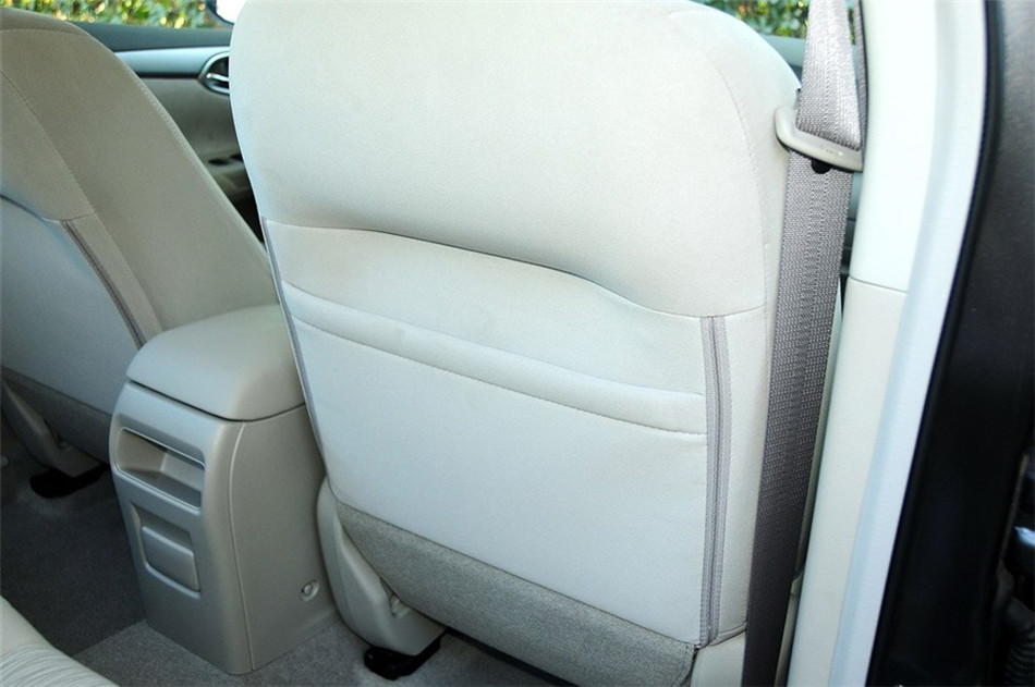 2012款 1.8L CVT 舒适版 座椅空间