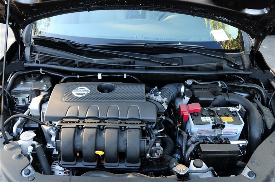 2012款 1.8L CVT 舒适版 引擎底盘