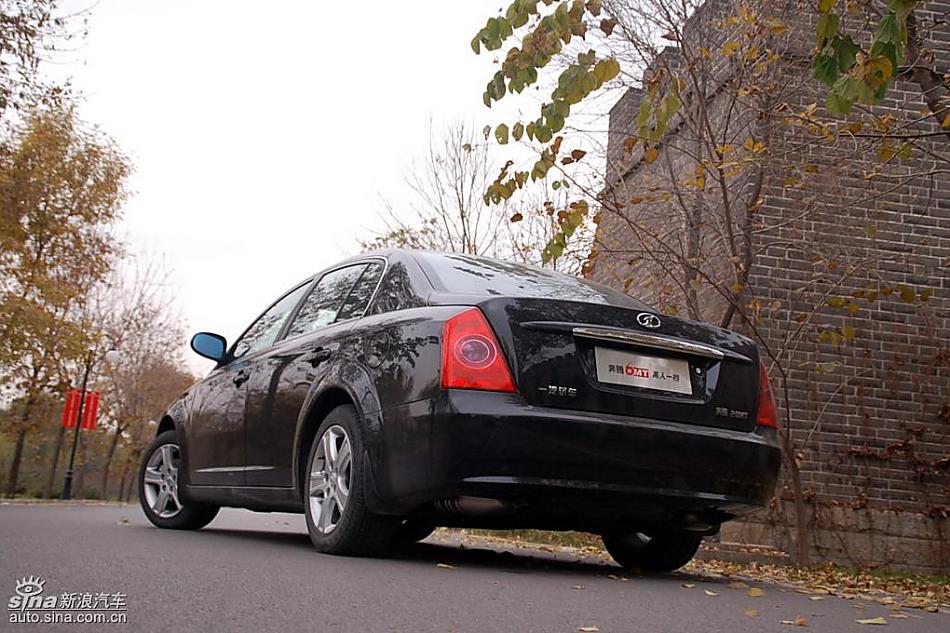 08款一汽奔腾6MT外观