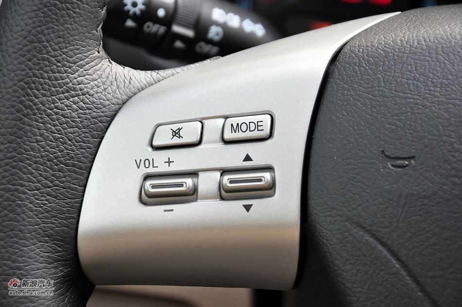 2011款奔腾B70高清到店实拍