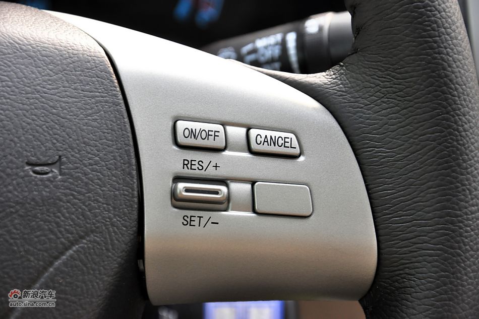 2011款奔腾B70高清到店实拍