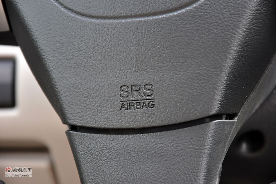 2011款奔腾B70高清到店实拍