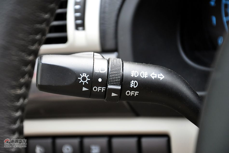 2011款奔腾B70高清到店实拍