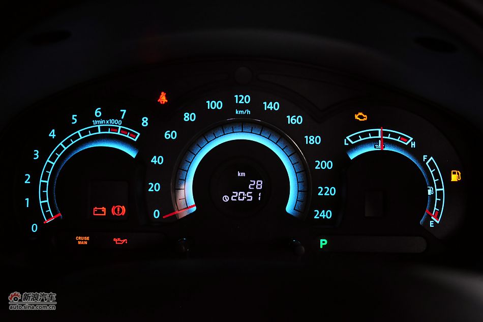 2011款奔腾B70高清到店实拍