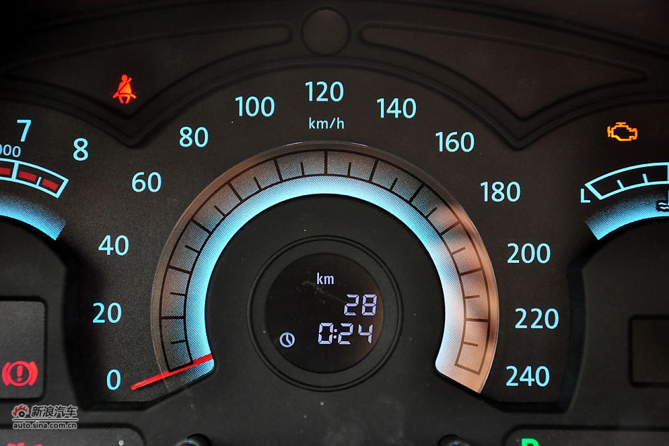 2011款奔腾B70高清到店实拍