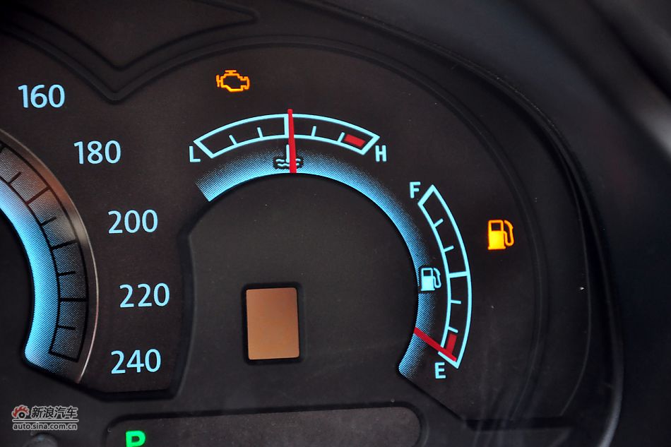 2011款奔腾B70高清到店实拍