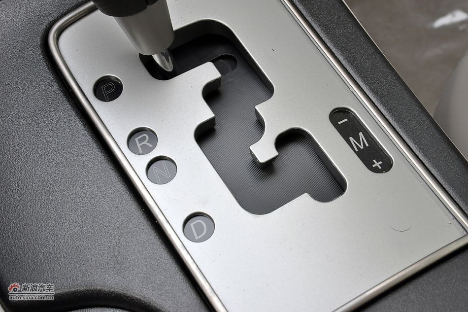 2011款奔腾B70高清到店实拍