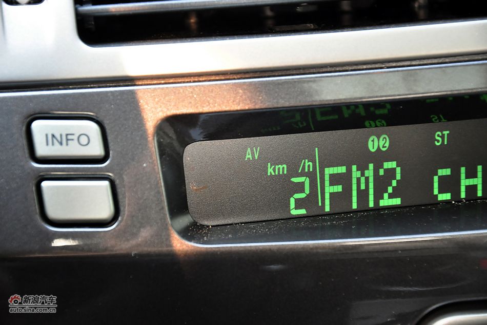 2011款奔腾B70高清到店实拍