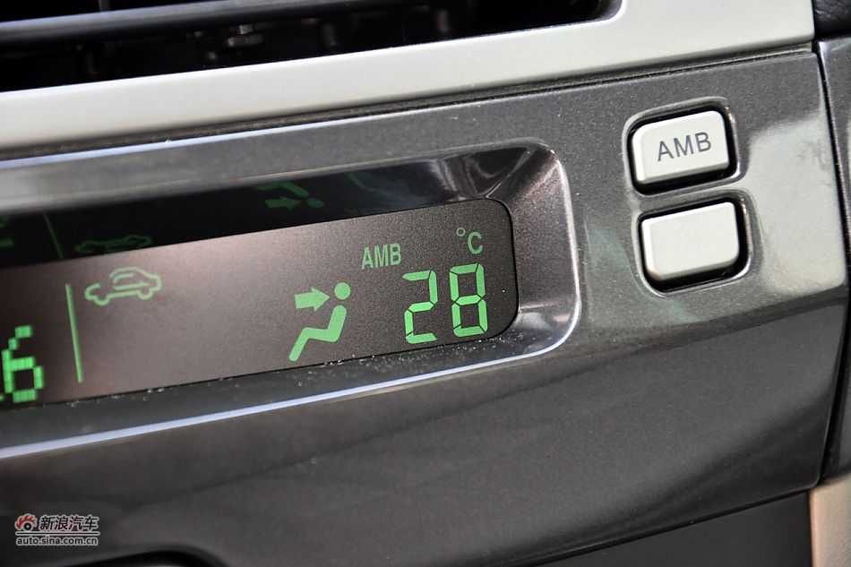 2011款奔腾B70高清到店实拍