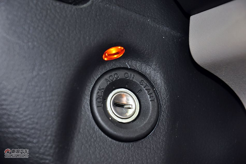 2011款奔腾B70高清到店实拍