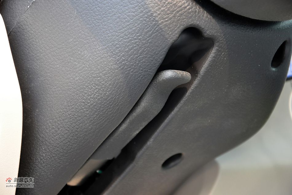 2011款奔腾B70高清到店实拍