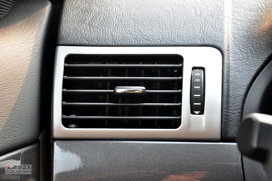 2011款奔腾B70高清到店实拍