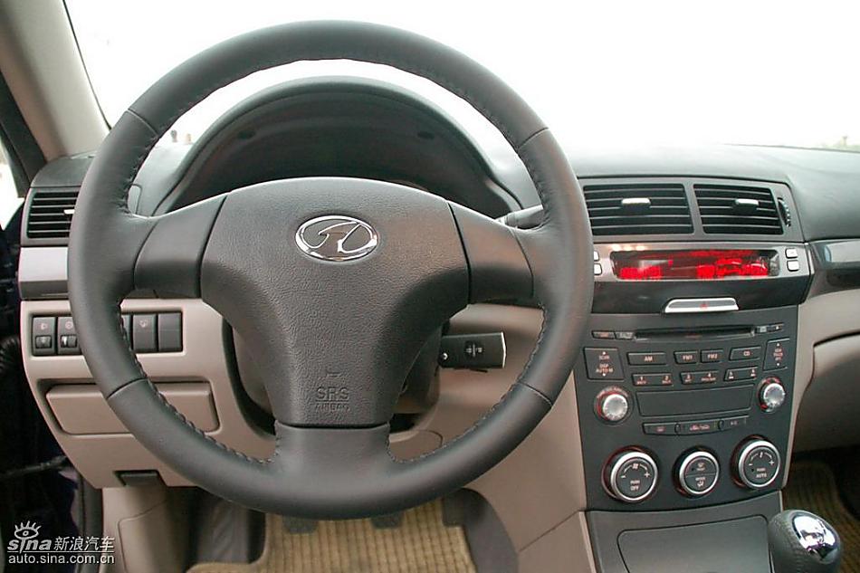 08款一汽奔腾6MT内饰